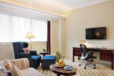 Crowne Plaza Hotel & Suites Landmark Shenzhen, An Ihg Hotel   Nearby Luohu Border, Indoor Heated Swi