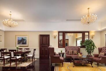 Crowne Plaza Hotel & Suites Landmark Shenzhen, An Ihg Hotel   Nearby Luohu Border, Indoor Heated Swi