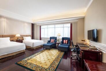 Crowne Plaza Hotel & Suites Landmark Shenzhen, An Ihg Hotel   Nearby Luohu Border, Indoor Heated Swi