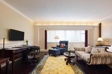 Crowne Plaza Hotel & Suites Landmark Shenzhen, An Ihg Hotel   Nearby Luohu Border, Indoor Heated Swi