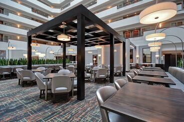 בית מלון כפרי Embassy Suites Little Rock