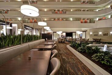 בית מלון כפרי Embassy Suites Little Rock