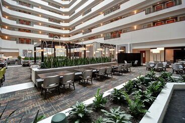 בית מלון כפרי Embassy Suites Little Rock