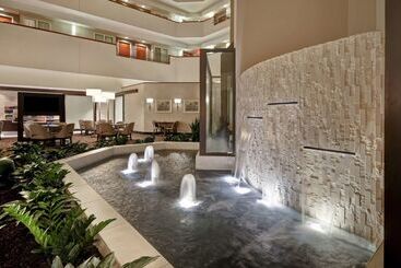 בית מלון כפרי Embassy Suites Little Rock
