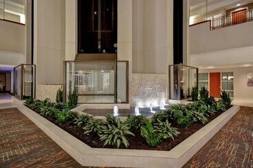 בית מלון כפרי Embassy Suites Little Rock
