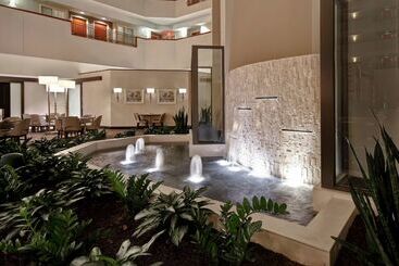 בית מלון כפרי Embassy Suites Little Rock
