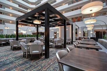 בית מלון כפרי Embassy Suites Little Rock