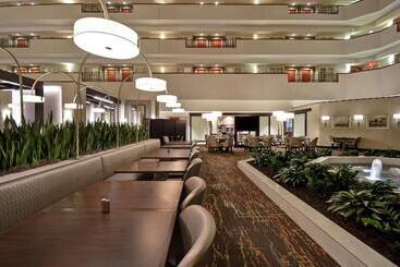 בית מלון כפרי Embassy Suites Little Rock