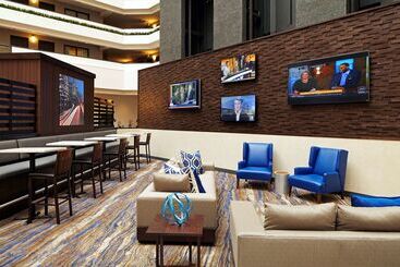 هتل Embassy Suites By Hilton Los Angeles International Airport North