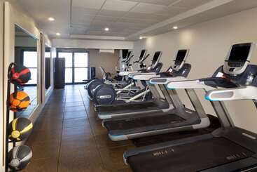 هتل Embassy Suites By Hilton Philadelphia Airport