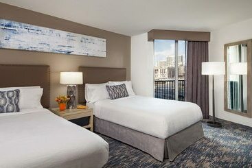 هتل Embassy Suites Philadelphia Center City