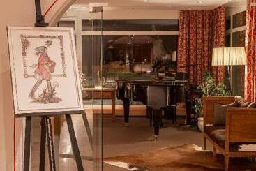 هتل Europa Suites St Moritz