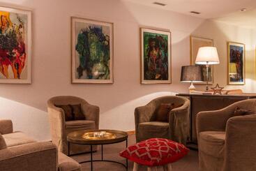 هتل Europa Suites St Moritz