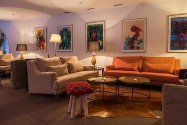 هتل Europa Suites St Moritz