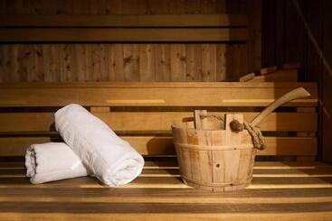 هتل Europa Suites St Moritz