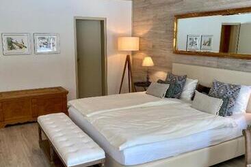هتل Europa Suites St Moritz