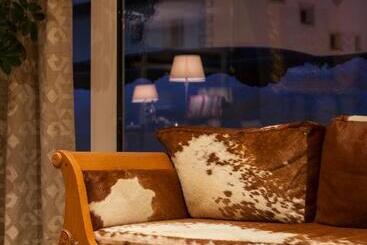 هتل Europa Suites St Moritz