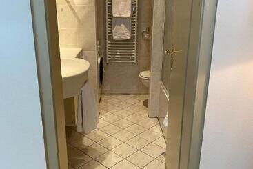 هتل Europa Suites St Moritz