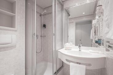 هتل Europa Suites St Moritz