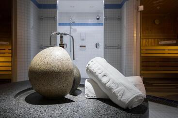 هتل Europa Suites St Moritz