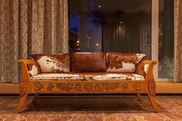 هتل Europa Suites St Moritz