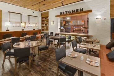 هتل Hilton Harrisburg