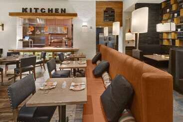 هتل Hilton Harrisburg