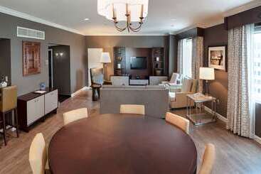 هتل Hilton Harrisburg