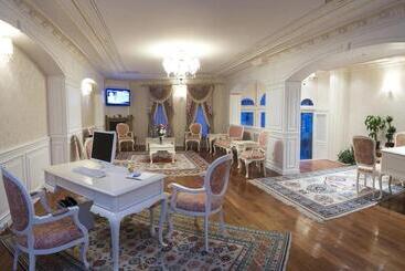 هتل Kupeli Palace