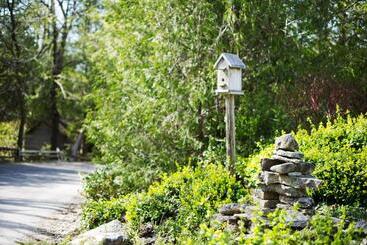 هتل Millcroft Inn & Spa