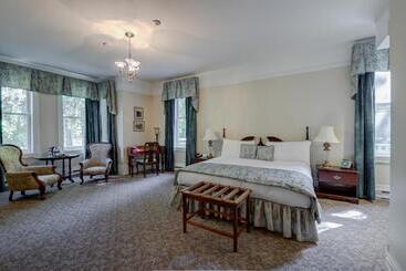 هتل Millcroft Inn & Spa