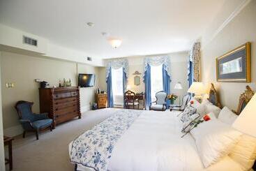 هتل Millcroft Inn & Spa