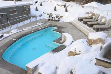 هتل Millcroft Inn & Spa