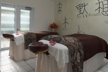 هتل Millcroft Inn & Spa