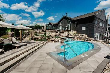 هتل Millcroft Inn & Spa