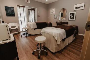 هتل Millcroft Inn & Spa