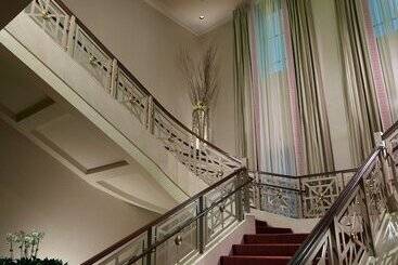 هتل Omni Providence