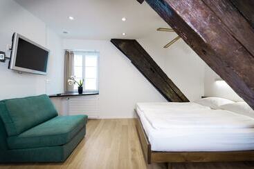호텔 Roesli Guest House