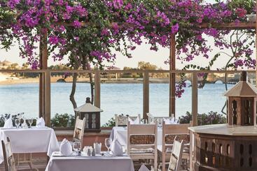هتل Sultan Bey Resort