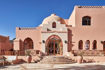 هتل Sultan Bey Resort