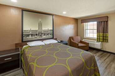 هتل Super 8 By Wyndham Tulsa/arpt/st Fairgrounds