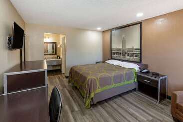 هتل Super 8 By Wyndham Tulsa/arpt/st Fairgrounds