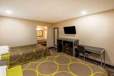 هتل Super 8 By Wyndham Tulsa/arpt/st Fairgrounds