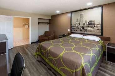 هتل Super 8 By Wyndham Tulsa/arpt/st Fairgrounds