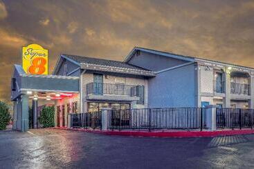 هتل Super 8 By Wyndham Tulsa/arpt/st Fairgrounds