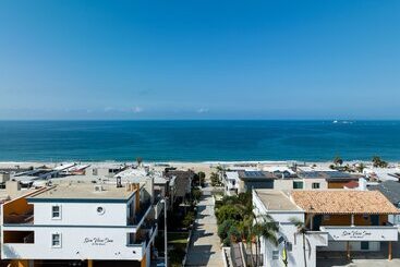 هتل The Sea View Inn At The Beach