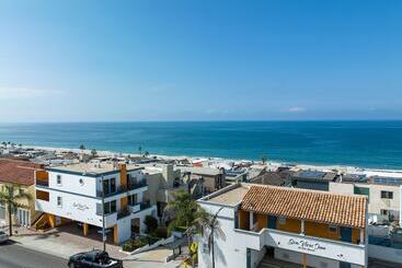 هتل The Sea View Inn At The Beach