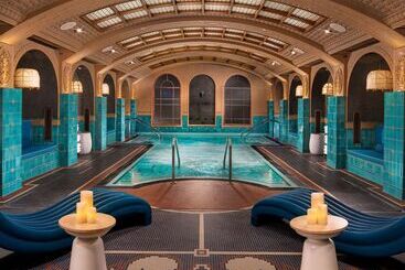 Virgin Hotels Las Vegas By Suiteness