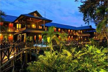Mulu Marriott Resort