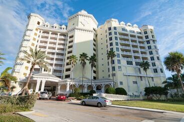 Pelican Grand Beach Resort, A Noble House Resort - Fort Lauderdale